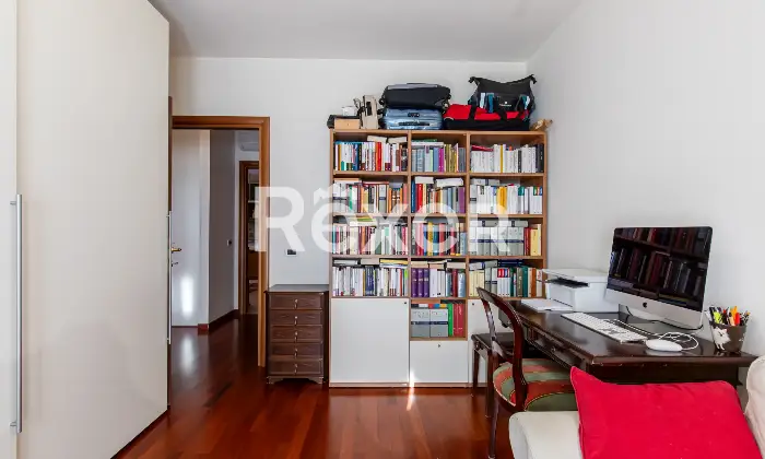 Rexer-Reggio-Emilia-Splendido-trilocale-con-terrazzino-e-box-auto-Altro