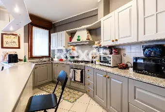 Rexer-Reggio-Emilia-Splendido-trilocale-con-terrazzino-e-box-auto-Altro