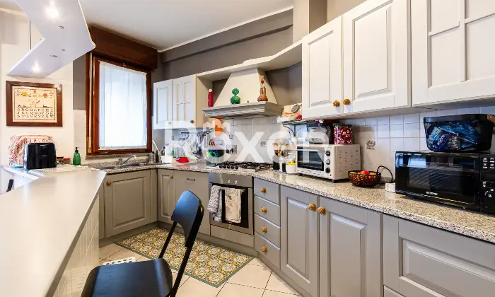 Rexer-Reggio-Emilia-Splendido-trilocale-con-terrazzino-e-box-auto-Altro