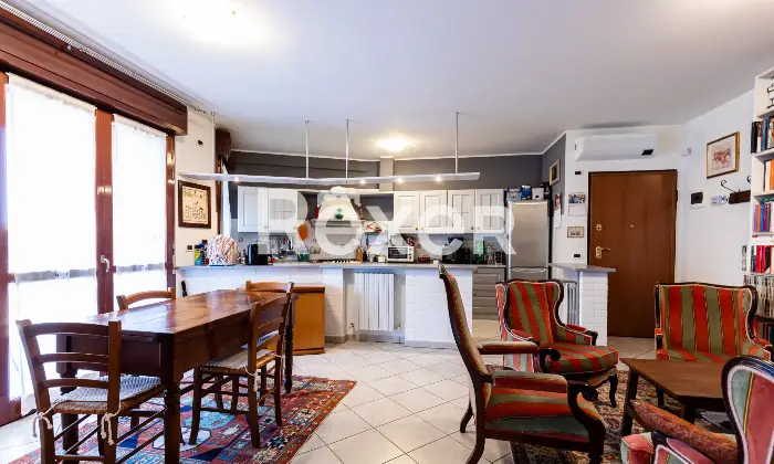 Rexer-Reggio-Emilia-Splendido-trilocale-con-terrazzino-e-box-auto-Altro