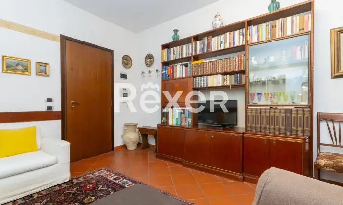 Rexer-Merate-Appartamento-al-piano-terra-con-giardino-taverna-e-box-auto-Altro