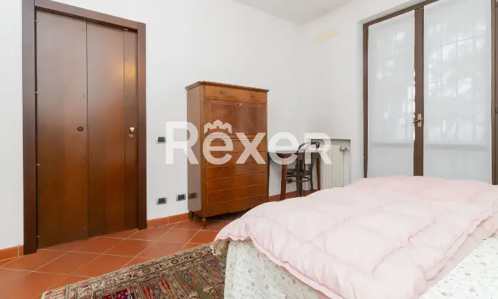 Rexer-Merate-Appartamento-al-piano-terra-con-giardino-taverna-e-box-auto-Altro