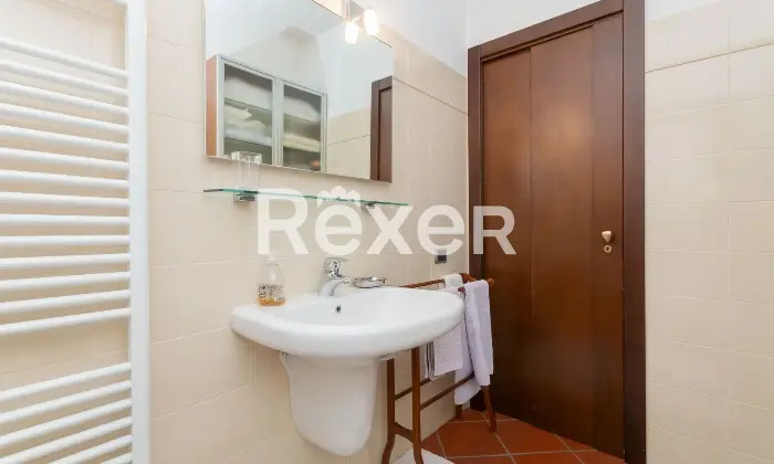 Rexer-Merate-Appartamento-al-piano-terra-con-giardino-taverna-e-box-auto-Altro