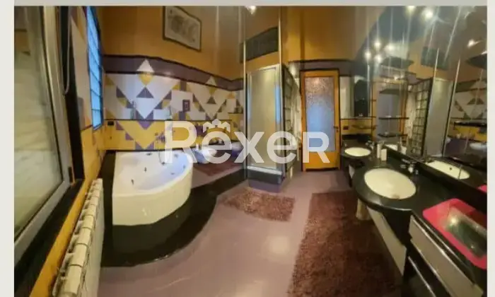 Rexer-Lentini-Luminoso-appartamento-di-mq-con-ampia-terrazza-e-garage-opzionale-Altro