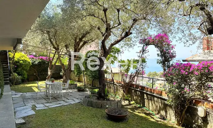 Rexer-Pieve-Ligure-UNICO-APPARTAMENTO-FRA-PIEVE-E-BOGLIASCO-CON-INGRESSO-INDIPENDENTE-GIARDINO-BOX-E-UNICA-VISTA-MARE-Altro