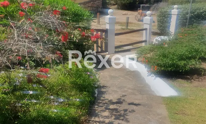 Rexer-Stintino-Villa-indipendente-con-giardino-allinterno-del-Country-Village-Localit-Punta-Su-Torrione-Altro