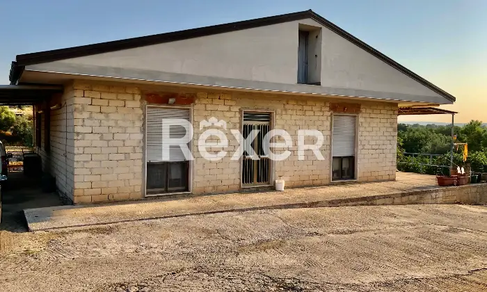 Rexer-Modica-Oasi-Siciliana-antica-dimora-con-uliveti-e-carrubbe-Giardino