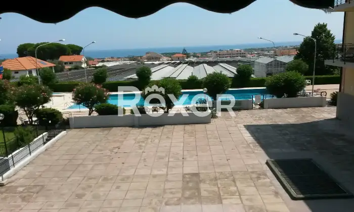 Rexer-Ceriale-Bitrilocale-in-complesso-residenziale-con-piscina-Vista