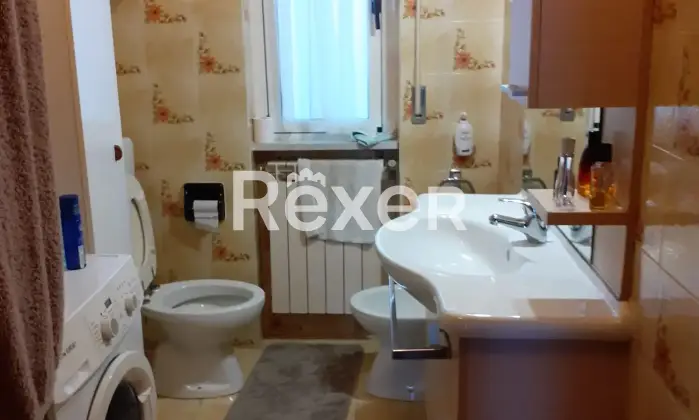 Rexer-Ceriale-Bitrilocale-in-complesso-residenziale-con-piscina-Bagno