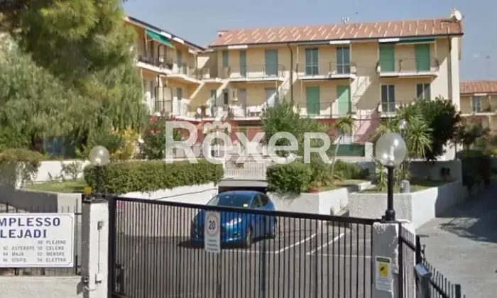 Rexer-Ceriale-Bitrilocale-in-complesso-residenziale-con-piscina-Esterno