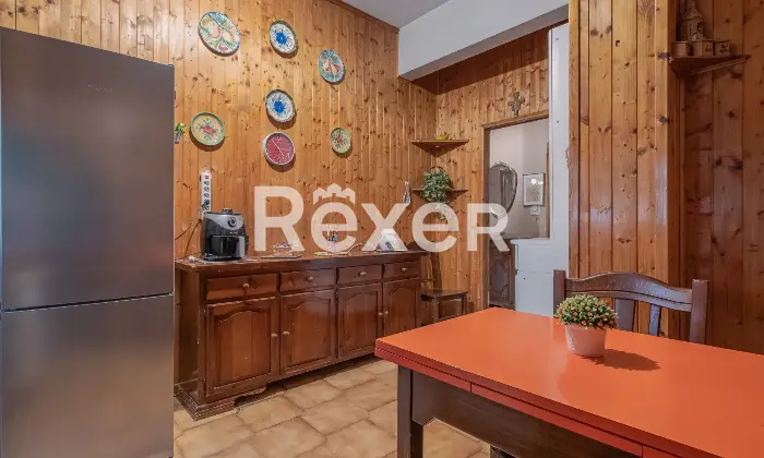 Rexer-Roma-Luminoso-e-silenzioso-appartamento-con-cantina-Altro