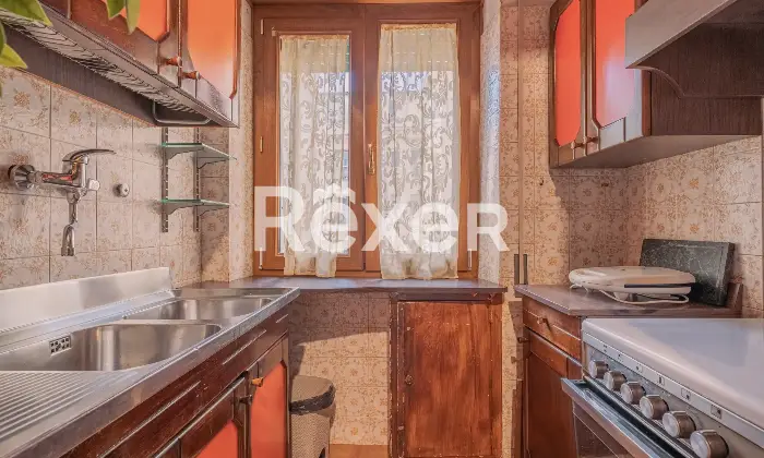 Rexer-Roma-Luminoso-e-silenzioso-appartamento-con-cantina-Altro