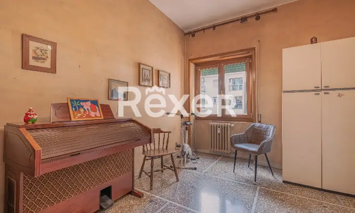 Rexer-Roma-Luminoso-e-silenzioso-appartamento-con-cantina-Altro