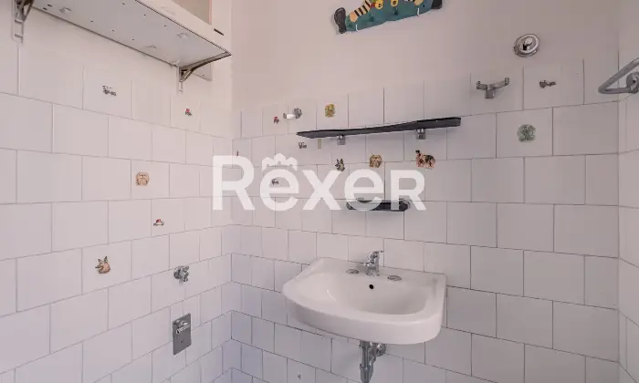 Rexer-Roma-Luminoso-e-silenzioso-appartamento-con-cantina-Altro