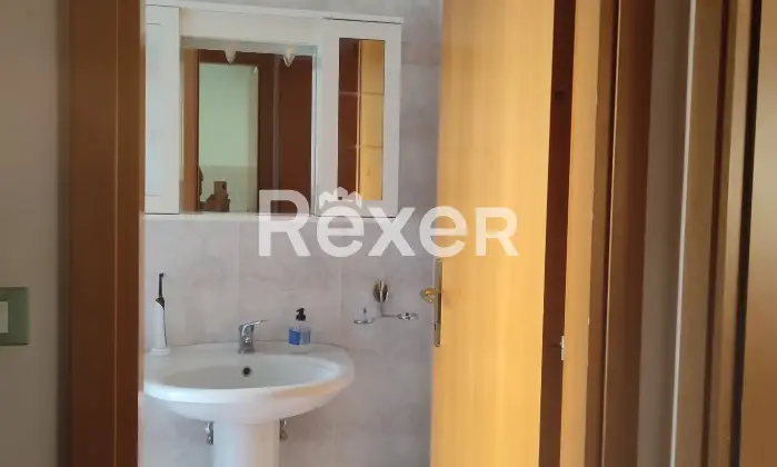 Rexer-LAquila-Coppito-Appartamento-duplex-ristrutturato-con-ingressi-indipendenti-Bagno