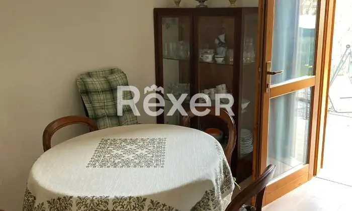 Rexer-Travo-Accogliente-villetta-a-schiera-con-giardino-box-auto-e-ampia-taverna-Ottima-posizione-centrale-Altro