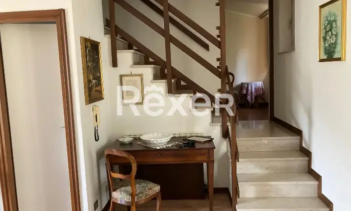 Rexer-Travo-Accogliente-villetta-a-schiera-con-giardino-box-auto-e-ampia-taverna-Ottima-posizione-centrale-Altro