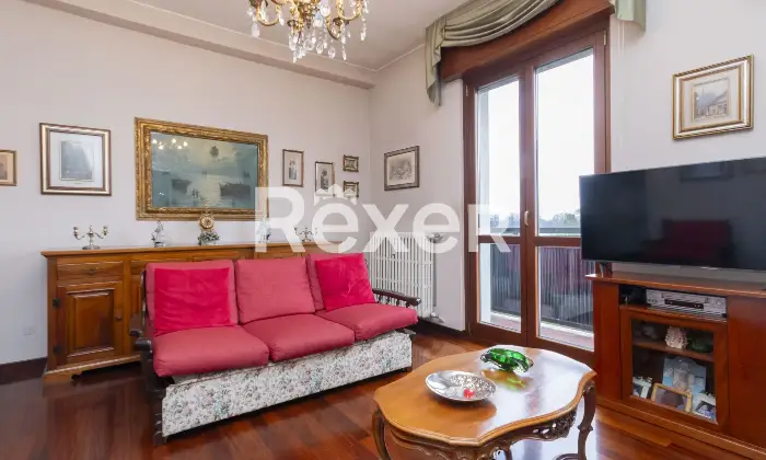 Rexer-Monza-Nuda-propriet-Trilocale-ultimo-piano-con-terrazzo-Altro