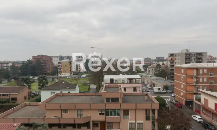 Rexer-Monza-Nuda-propriet-Trilocale-ultimo-piano-con-terrazzo-Altro