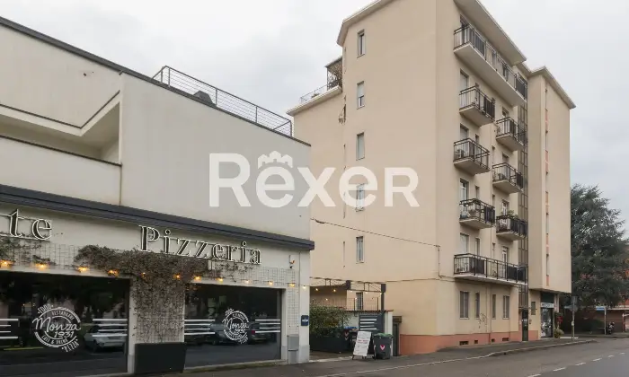 Rexer-Monza-Nuda-propriet-Trilocale-ultimo-piano-con-terrazzo-Altro