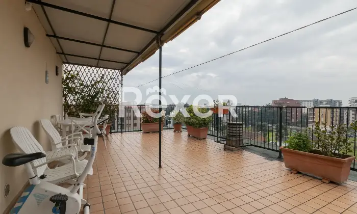 Rexer-Monza-Nuda-propriet-Trilocale-ultimo-piano-con-terrazzo-Altro