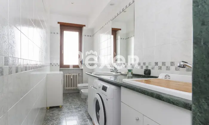 Rexer-Grugliasco-Ampio-pentalocale-con-tripla-esposizione-Altro