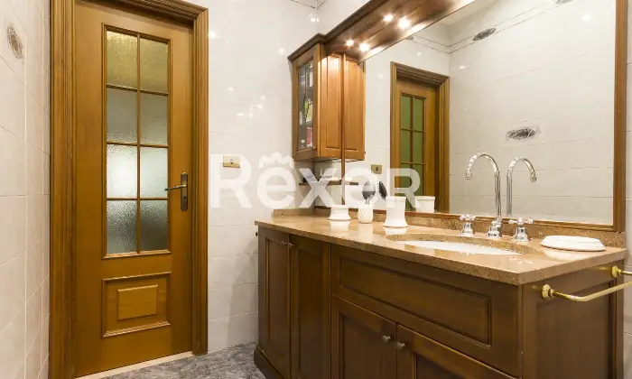 Rexer-Grugliasco-Ampio-pentalocale-con-tripla-esposizione-Altro