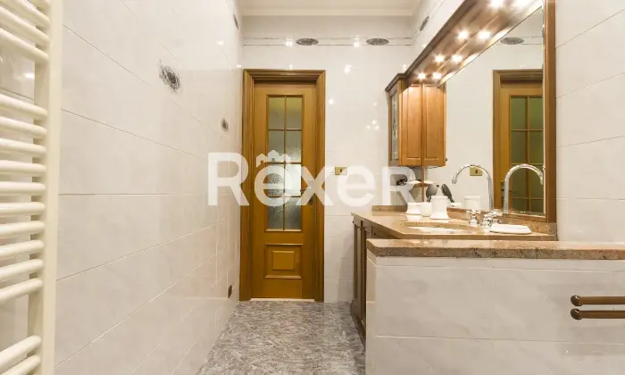 Rexer-Grugliasco-Ampio-pentalocale-con-tripla-esposizione-Altro