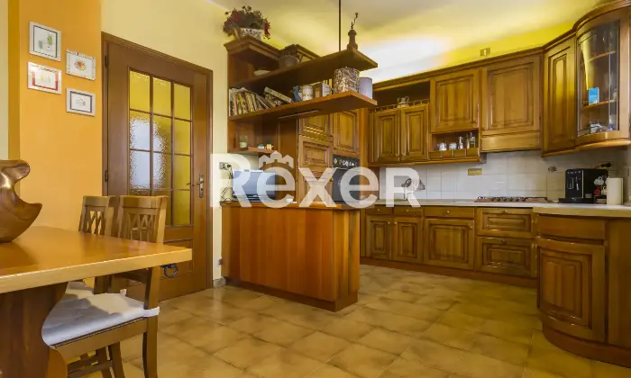 Rexer-Grugliasco-Ampio-pentalocale-con-tripla-esposizione-Altro