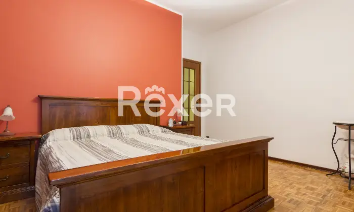 Rexer-Grugliasco-Ampio-pentalocale-con-tripla-esposizione-Altro