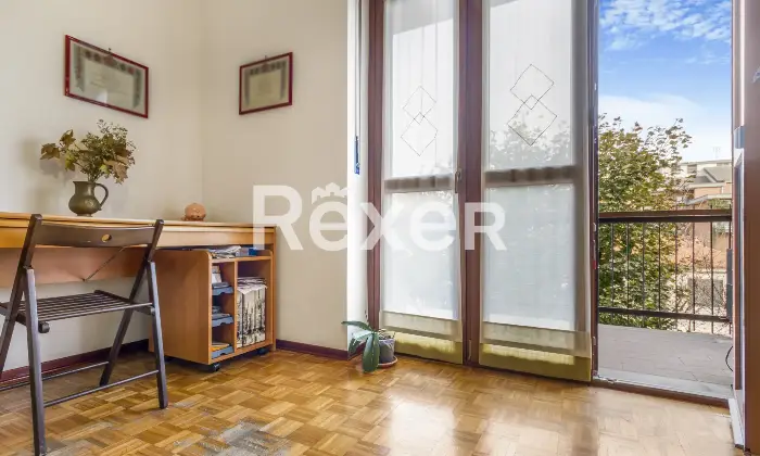 Rexer-Grugliasco-Ampio-pentalocale-con-tripla-esposizione-Altro