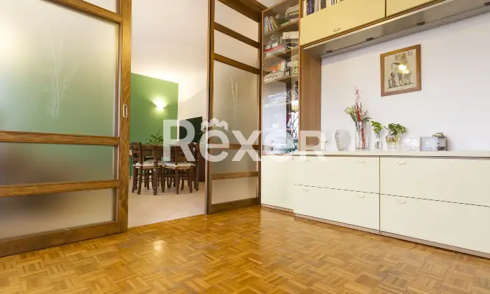 Rexer-Grugliasco-Ampio-pentalocale-con-tripla-esposizione-Altro