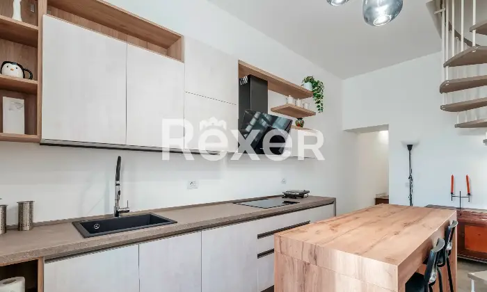 Rexer-Adro-Quadrilocale-ristrutturato-in-Palazzo-Storico-Altro