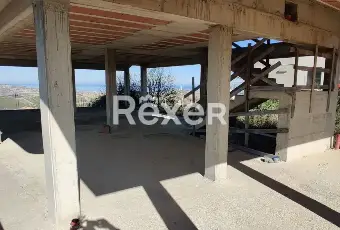 Rexer-Atri-Villa-indipendente-con-panorama-mare-e-monti-da-completare-Altro