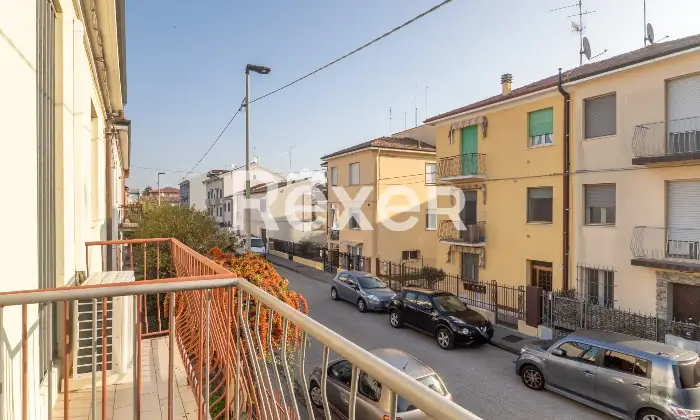 Rexer-Ferrara-Porzione-di-bifamiliare-con-ingresso-indipendente-Altro