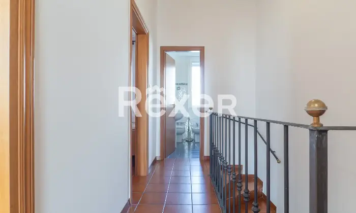 Rexer-Ferrara-Porzione-di-bifamiliare-con-ingresso-indipendente-Altro