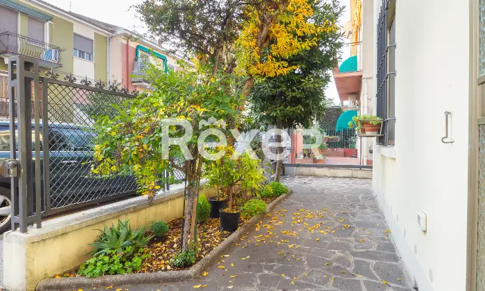 Rexer-Ferrara-Porzione-di-bifamiliare-con-ingresso-indipendente-Altro