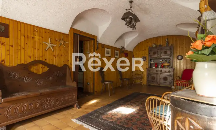 Rexer-Rosta-Casa-indipendente-con-giardino-privato-Altro