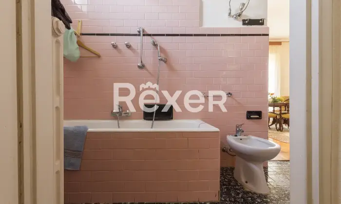 Rexer-Rosta-Casa-indipendente-con-giardino-privato-Altro