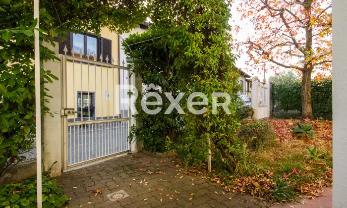 Rexer-Rosta-Casa-indipendente-con-giardino-privato-Altro