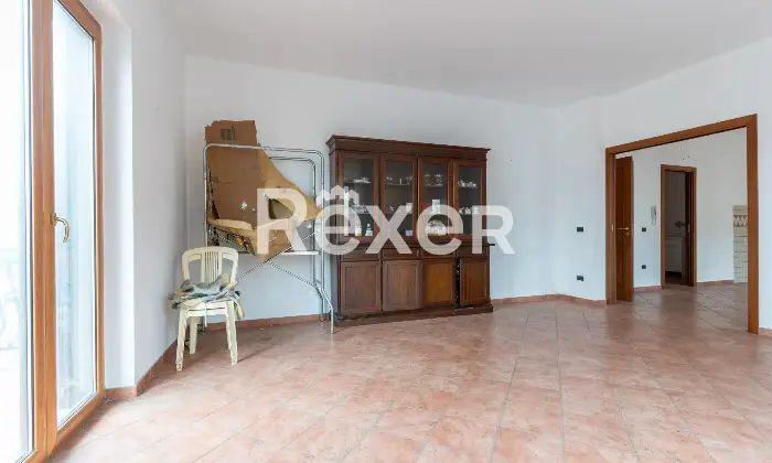 Rexer-Spezzano-Albanese-Intero-stabile-residenziale-con-due-locali-commerciali-Altro