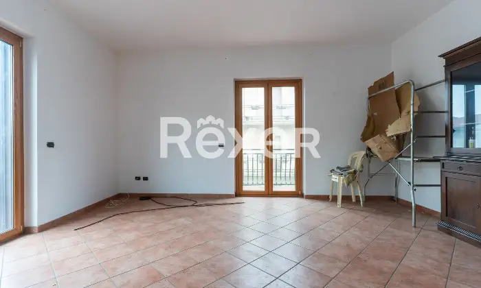 Rexer-Spezzano-Albanese-Intero-stabile-residenziale-con-due-locali-commerciali-Altro