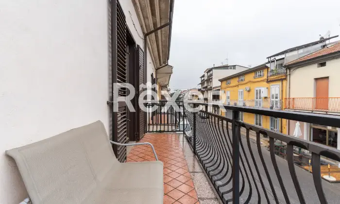 Rexer-Spezzano-Albanese-Intero-stabile-residenziale-con-due-locali-commerciali-Altro