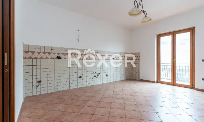 Rexer-Spezzano-Albanese-Intero-stabile-residenziale-con-due-locali-commerciali-Altro