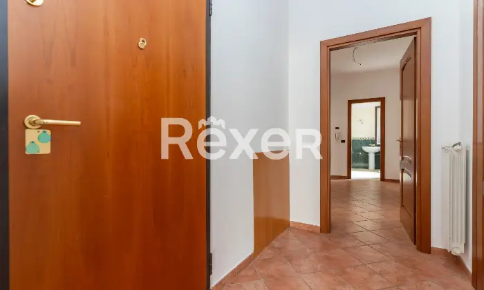 Rexer-Spezzano-Albanese-Intero-stabile-residenziale-con-due-locali-commerciali-Altro