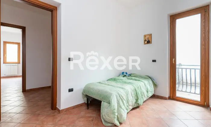 Rexer-Spezzano-Albanese-Intero-stabile-residenziale-con-due-locali-commerciali-Altro