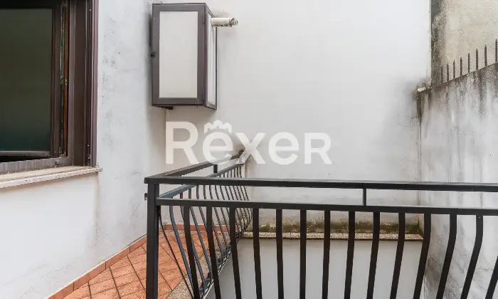 Rexer-Spezzano-Albanese-Intero-stabile-residenziale-con-due-locali-commerciali-Altro