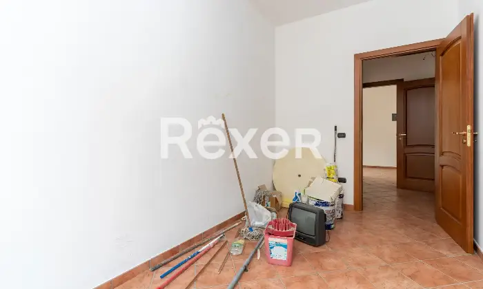 Rexer-Spezzano-Albanese-Intero-stabile-residenziale-con-due-locali-commerciali-Altro