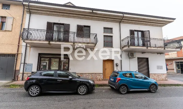 Rexer-Spezzano-Albanese-Intero-stabile-residenziale-con-due-locali-commerciali-Altro