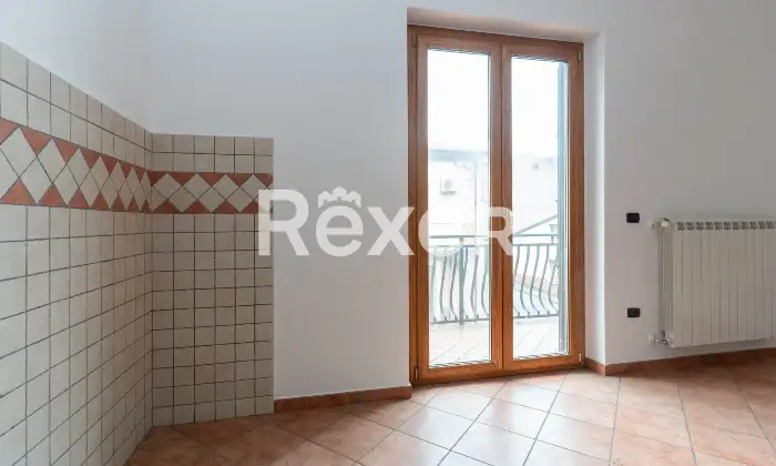 Rexer-Spezzano-Albanese-Intero-stabile-residenziale-con-due-locali-commerciali-Altro